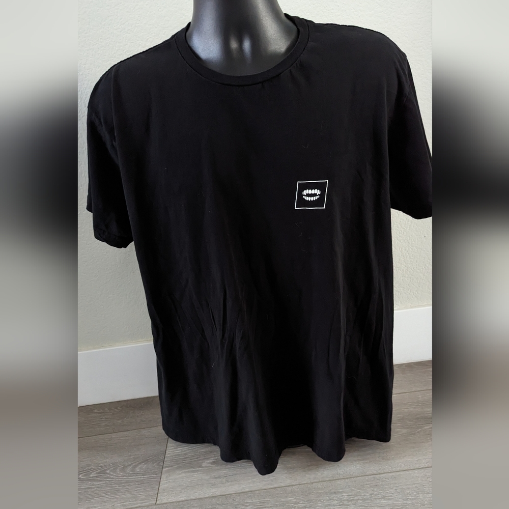 Chomp t-shirt - Picture 1 of 4